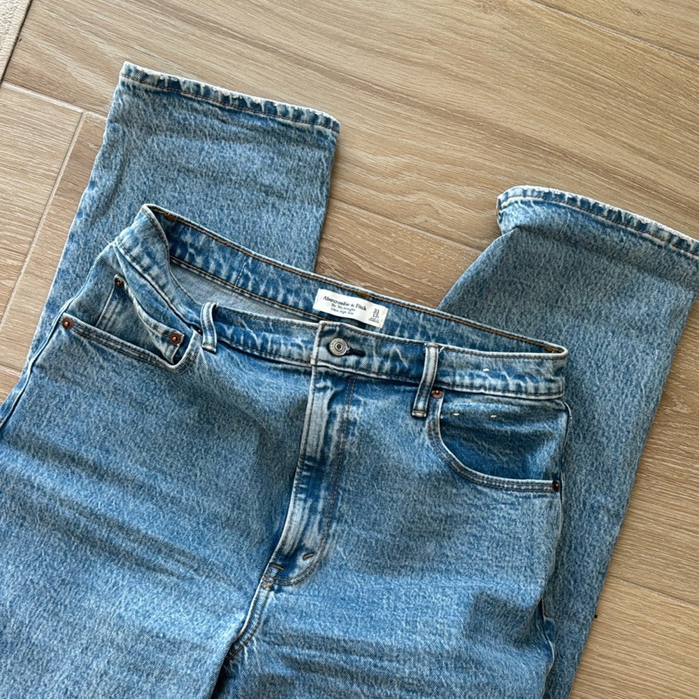 Abercrombie & Fitch 90s straight ultra high rise